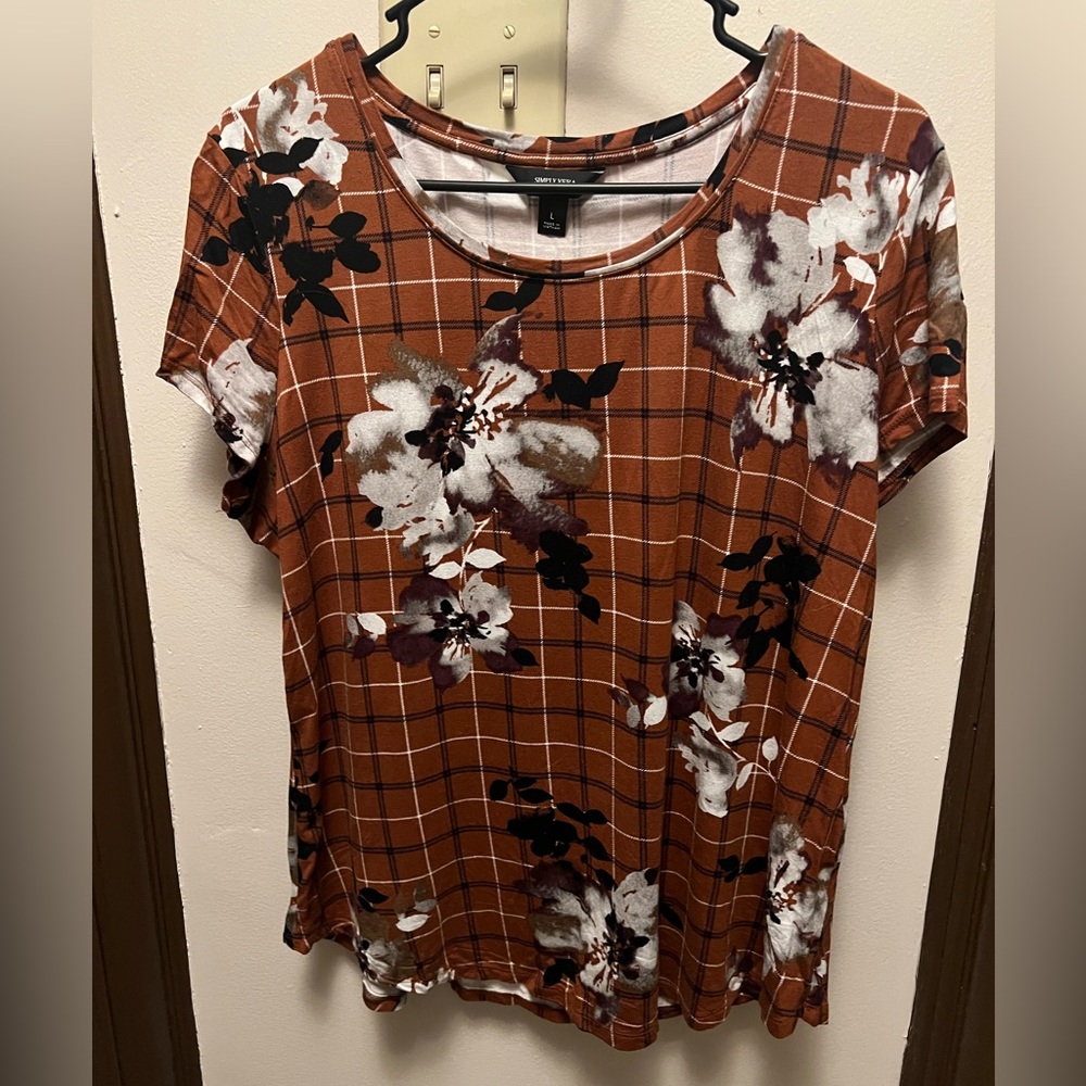 Women’s large Vera Wang top